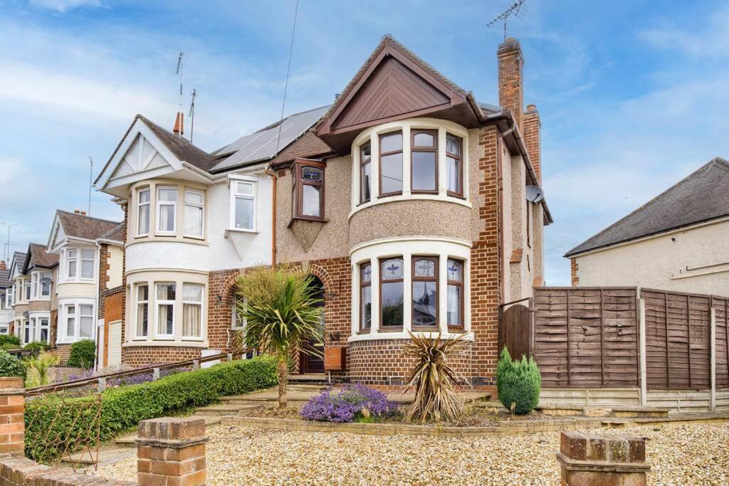 Low Rate - Coventry For 3 Bedroom House With Garden, Free Netflix And Unlimited Wi-Fi - Driveway Parking - Agc Εξωτερικό φωτογραφία