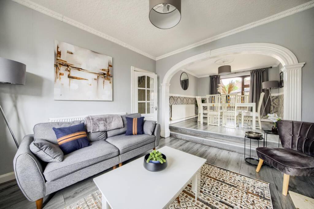 Low Rate - Coventry For 3 Bedroom House With Garden, Free Netflix And Unlimited Wi-Fi - Driveway Parking - Agc Εξωτερικό φωτογραφία