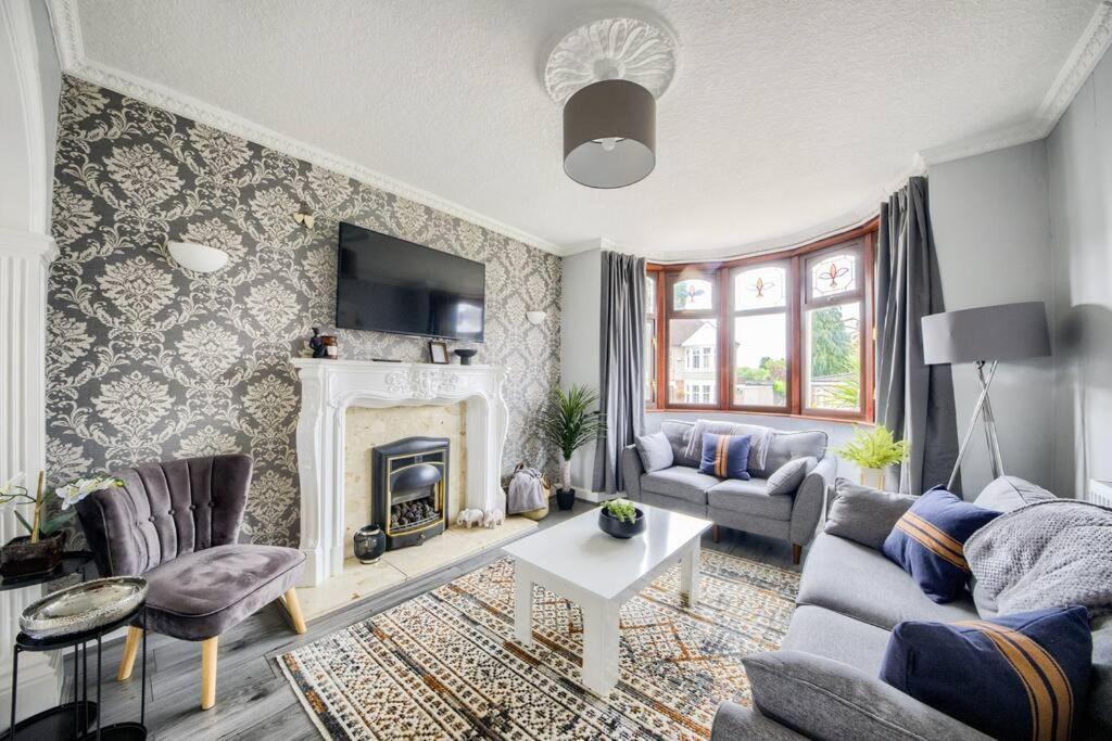 Low Rate - Coventry For 3 Bedroom House With Garden, Free Netflix And Unlimited Wi-Fi - Driveway Parking - Agc Εξωτερικό φωτογραφία